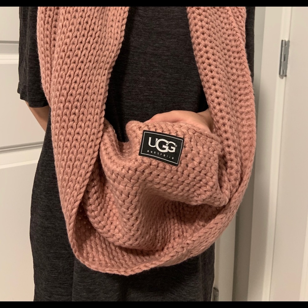 Ugg beanie with a scarf